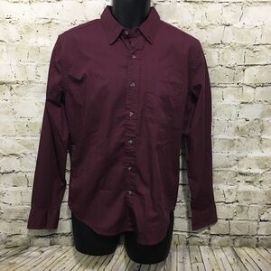 21 Men Burgundy Classic Fit Button Down Shirt